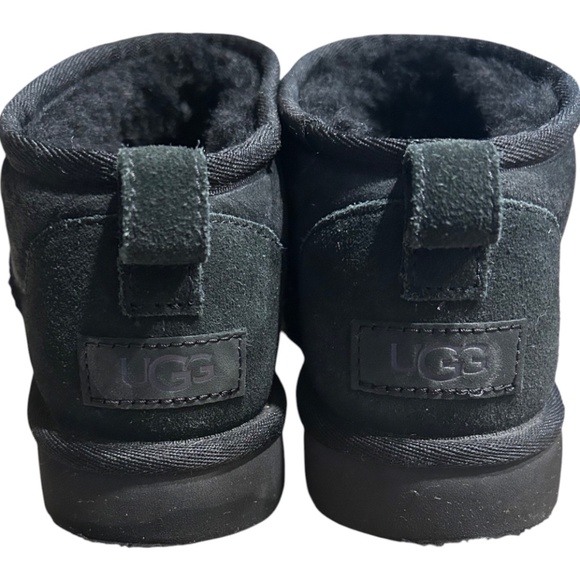 UGG Classic Ultra Mini — Black | Size 7 - Picture 7 of 9